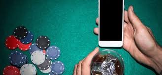 Pengalaman kasino langsung dengan dealer profesional yang dapat diakses melalui perangkat mobile